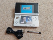 Nintendo White 3DS Console, Worms 2 DS Game