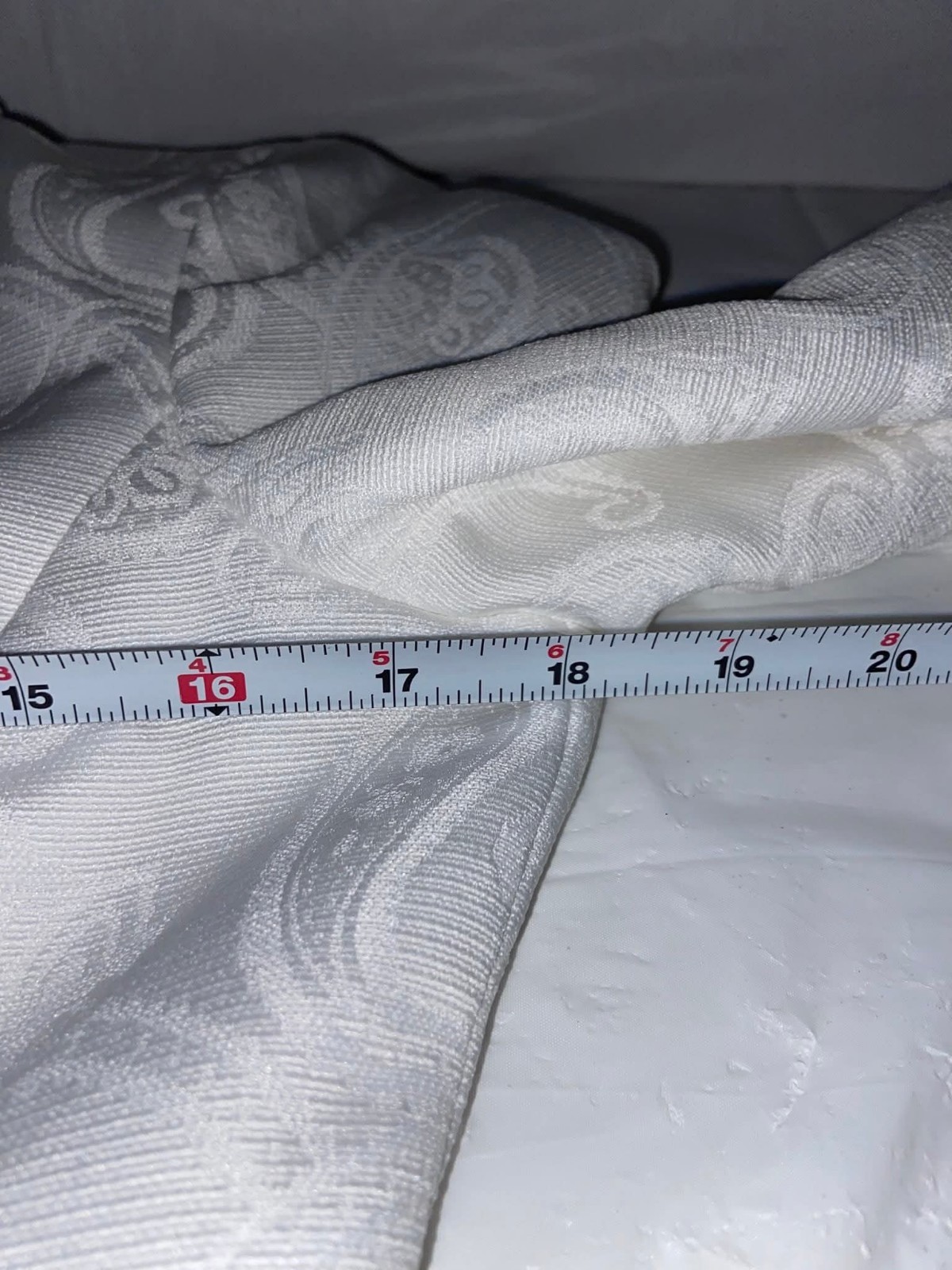 LE SUIT 2PC White Paisley Polyester Skirt Suit Embroidered Size 6P