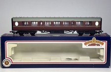 Bachmann 34-376 Thompson ex-LNER 2nd Class Corridor Coach BR Maroon - OO Gauge