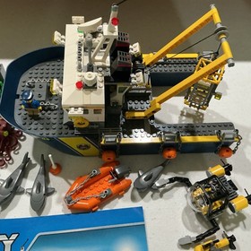 LEGO City Deep Sea Exploration Vessel 60095 near Complete w/ Manuals & Minifigs