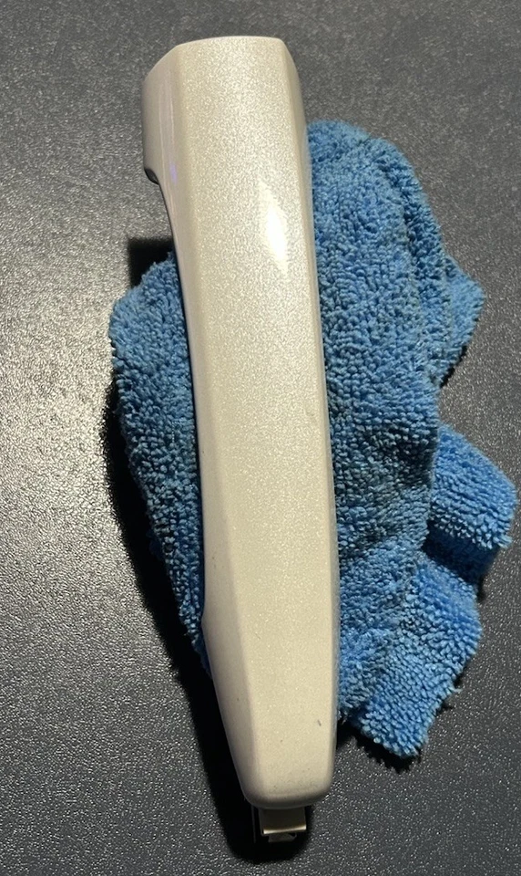 2008-2013 Cadillac CTS Passenger Rear Door Handle Pearl White W/Smaller Piece !! — 第 4/4 张图片