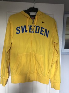 muy baratas costo moderado Precio de fábrica 2019 Nike Sweden Ice Hockey Zip Hoodie Yellow BNWT Size Small Sverige ... muy baratas costo moderado Precio de fábrica 2019 Nike Sweden Ice Hockey Zip Hoodie Yellow BNWT Size Small Sverige ...