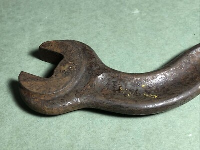 Vintage Diamond W | #263 A | 5/8