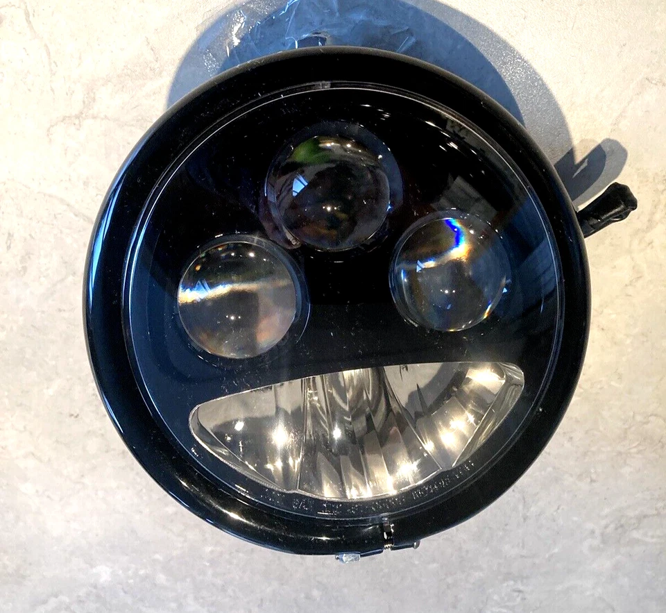 顶部安装 LED 车头灯带黑色外壳 - Harley Davidson Dyna Sportster — 第 3/4 张图片