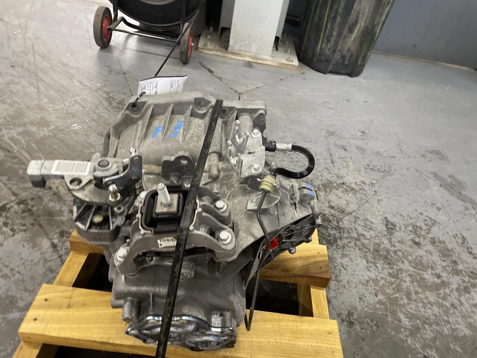 '11-'15 MINI COOPER S transmisión manual 6 velocidades 1,6 L 58 k millas 6 meses ¡Como nuevo! Foto 3 de 4