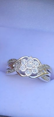 Solid Sterl8ng Silver Allure Gems diamond floral ring