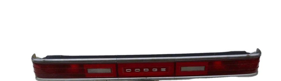 Conjunto de luz trasera Dodge Dynasty 1988-1993 OEM  Foto 2 de 4