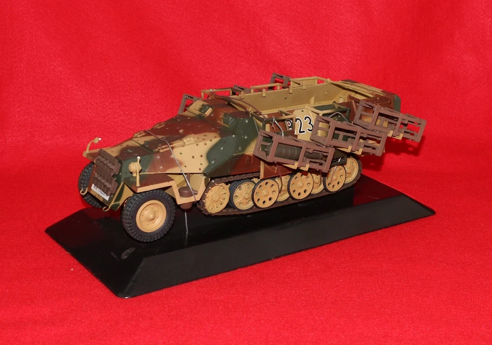 21st Century Armor WWII German Halftrack Sdkfz Stuka Zu Fuss 1:18 2006 - Image 4 of 4
