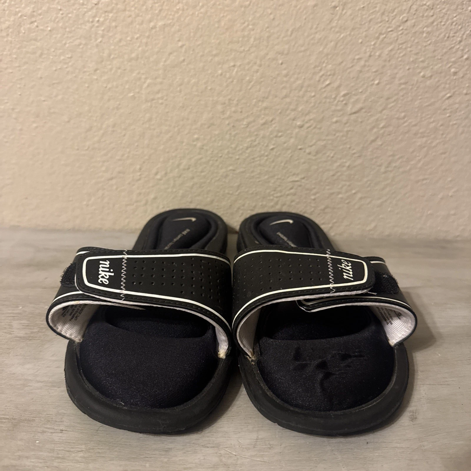 Sandali da donna Nike 360883 011 neri comodi plantare slides taglia 6 spiaggia