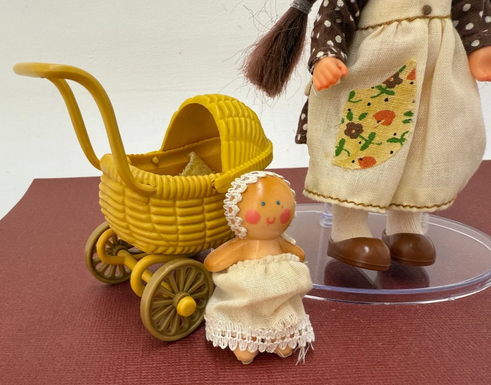 ☆ Holly Hobbie ☆ Amy Playset w Baby - Vintage Knickerbocker 1970s Doll #8 Foto 2 de 4