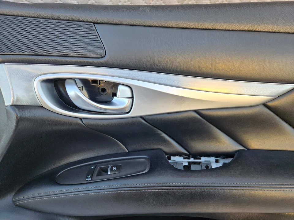 Infiniti Q70 Q70L 2013-19 cubierta de moldura de panel de puerta interior delantera derecha OEM Foto 2 de 4