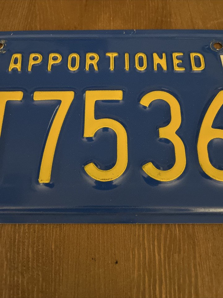 California APPORTIONED License Plate 1985 Stickered Tag. NICE BT