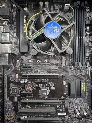 Gigabyte GA-B250-HD3P Mainboard mit Intel CPU i5-7400