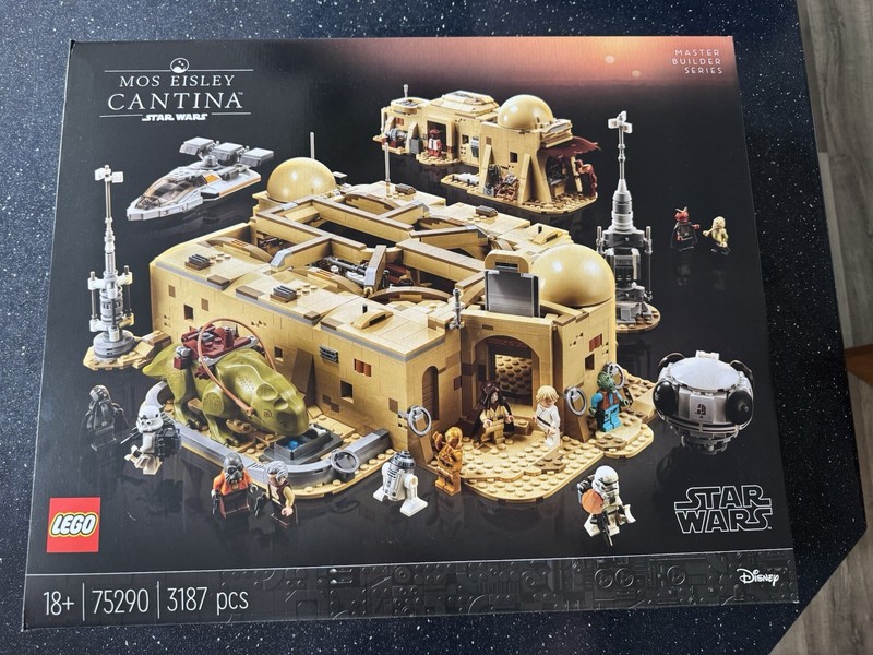 LEGO Star Wars Mos Eisley Cantina Building Set 75290 Brand New Sealed