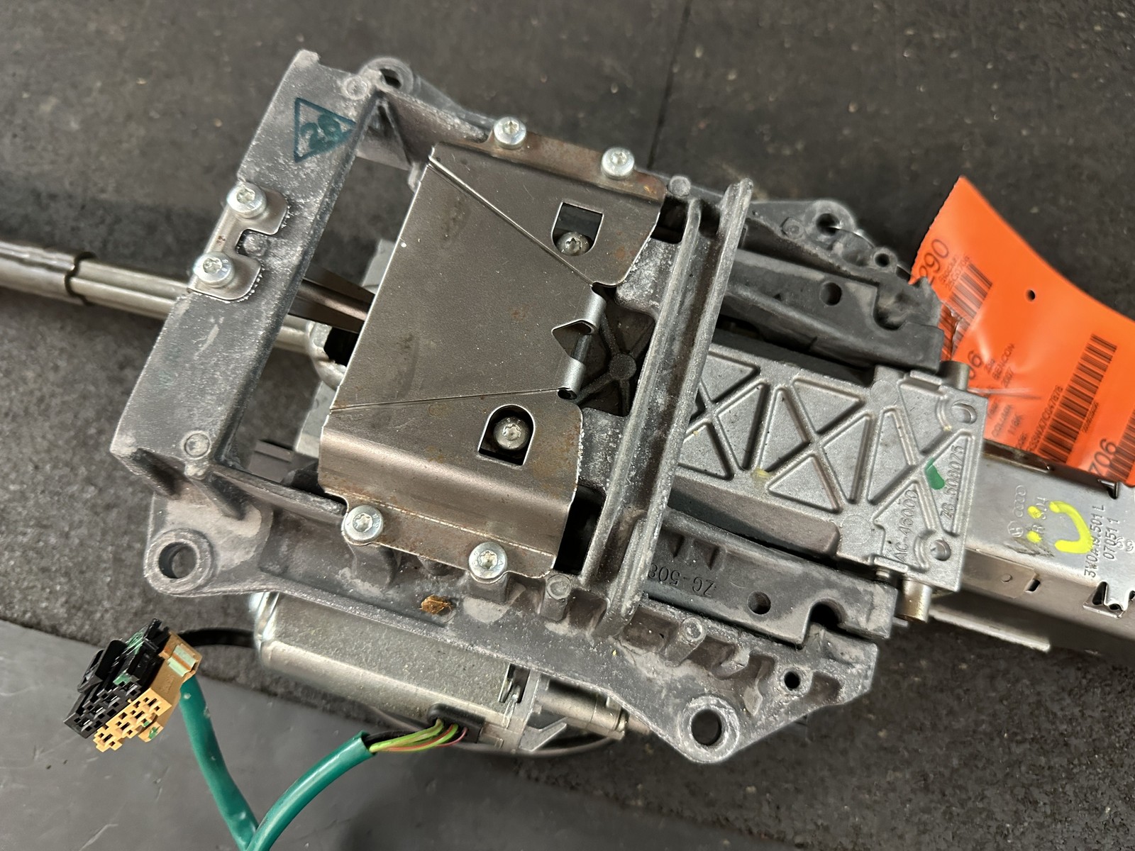 06-12 BENTLEY CONTINENTAL GTC STEERING COLUMN ID 4E0905852E