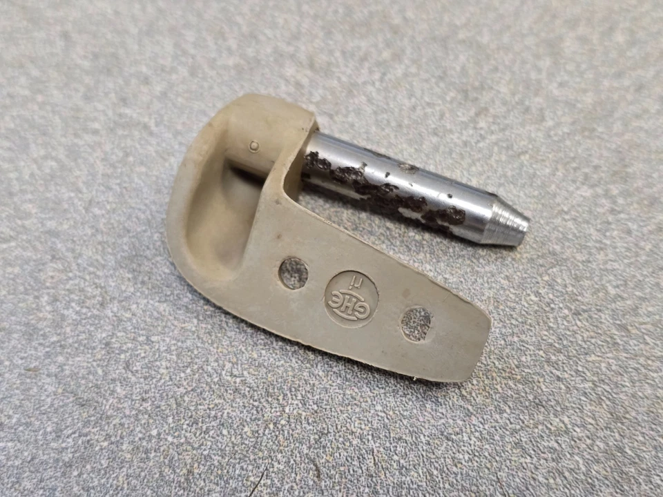 NICE ORIGINAL PORSCHE 911 OUTER LEFT SUNVISOR MOUNTING BRACKET 1970-76 TARGA - Image 3 of 3