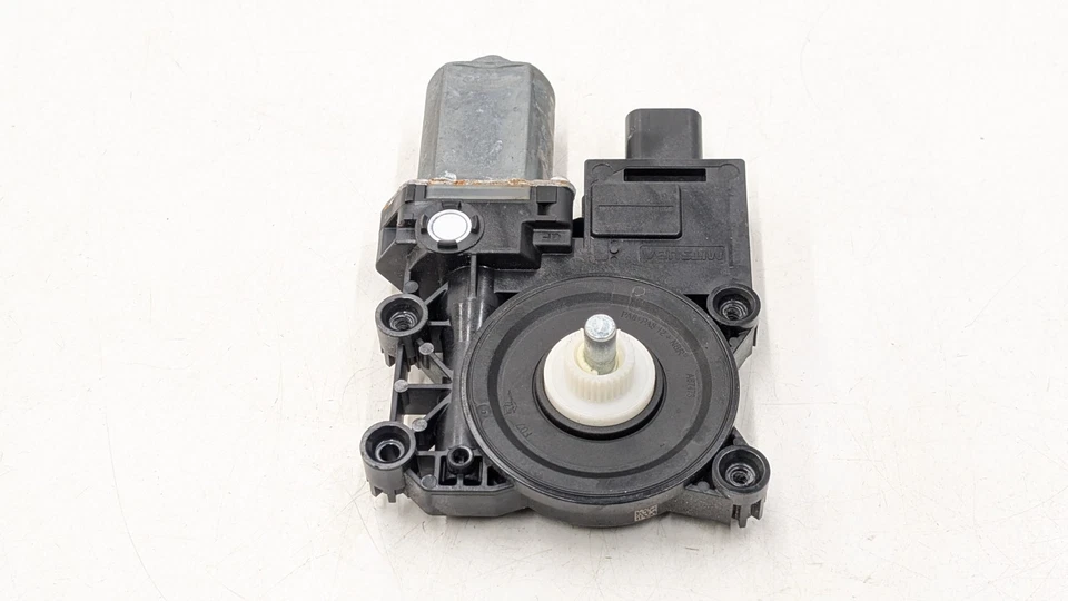 BMW I4 G26 WINDOW MOTOR REAR LEFT PASSENGER SIDE 9854231 2023 - Image 4 of 4