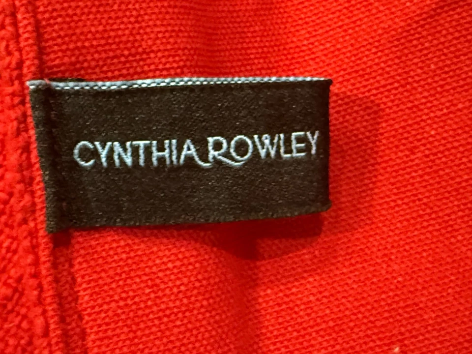 Cynthia Rowley Red Puff Hearts Large Lined Table Runner with Tassels 72" x 16" - Image 4 of 4