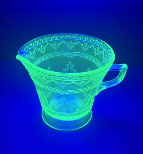 Vintage  FEDERAL Green Vaseline Depression Glass Patrician Spoke Creamer 1933-37
