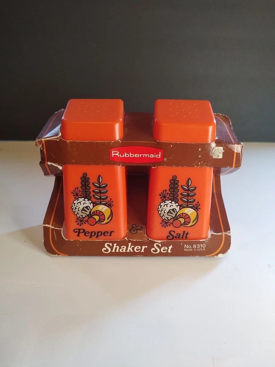 Vintage Rubbermaid Salt Pepper Shaker Set No.8310 NOS 1979