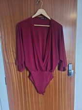 Womens Size 8 Boohoo Burgundy Low V Neck Bodysuit, Party Cruise Wedding Evening