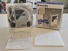 SANYO RP-45 Portable AM / FM Radio with headset WORKS walkman
