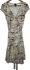 Ann Taylor Dress Womens Medium White Alligator Print V-Neck Wrap Knee Length