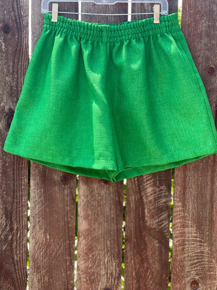 Green shorts,Short green shorts, Linen green shorts, Green shorts with pockets,