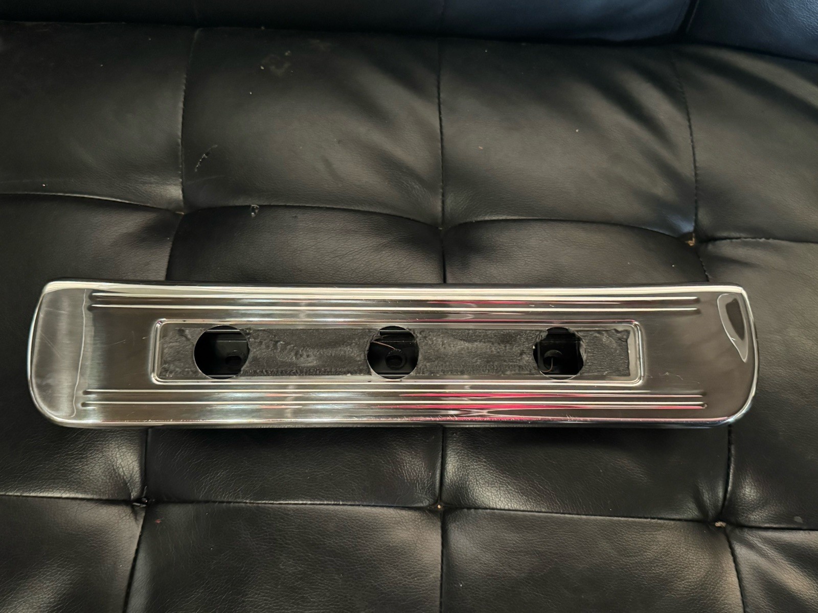 10-20 Bentley Mulsanne Left Rear Door Sill Scuff Plate 3y5863123A