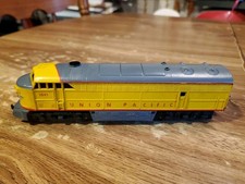 HO AHM TEMPO UNION PACIFIC RR 1041 Diesel Locomotive
