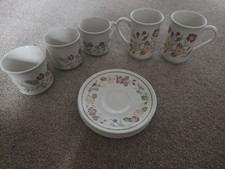 Vintage Biltons - Country Lane - Mixed Crockery set