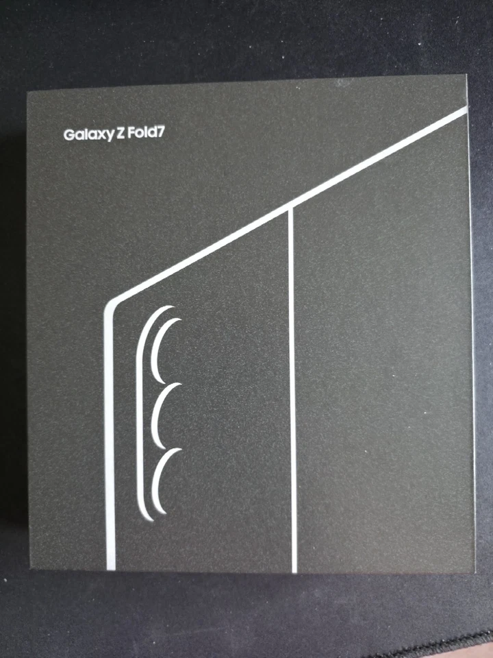 Samsung Galaxy Z Fold 7 512 GB 5G Jetblack *NEU* - Bild 2 von 4