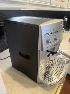 DeLonghi Magnifica ESAM3300 Super Automatic Espresso Coffee Machine Silver