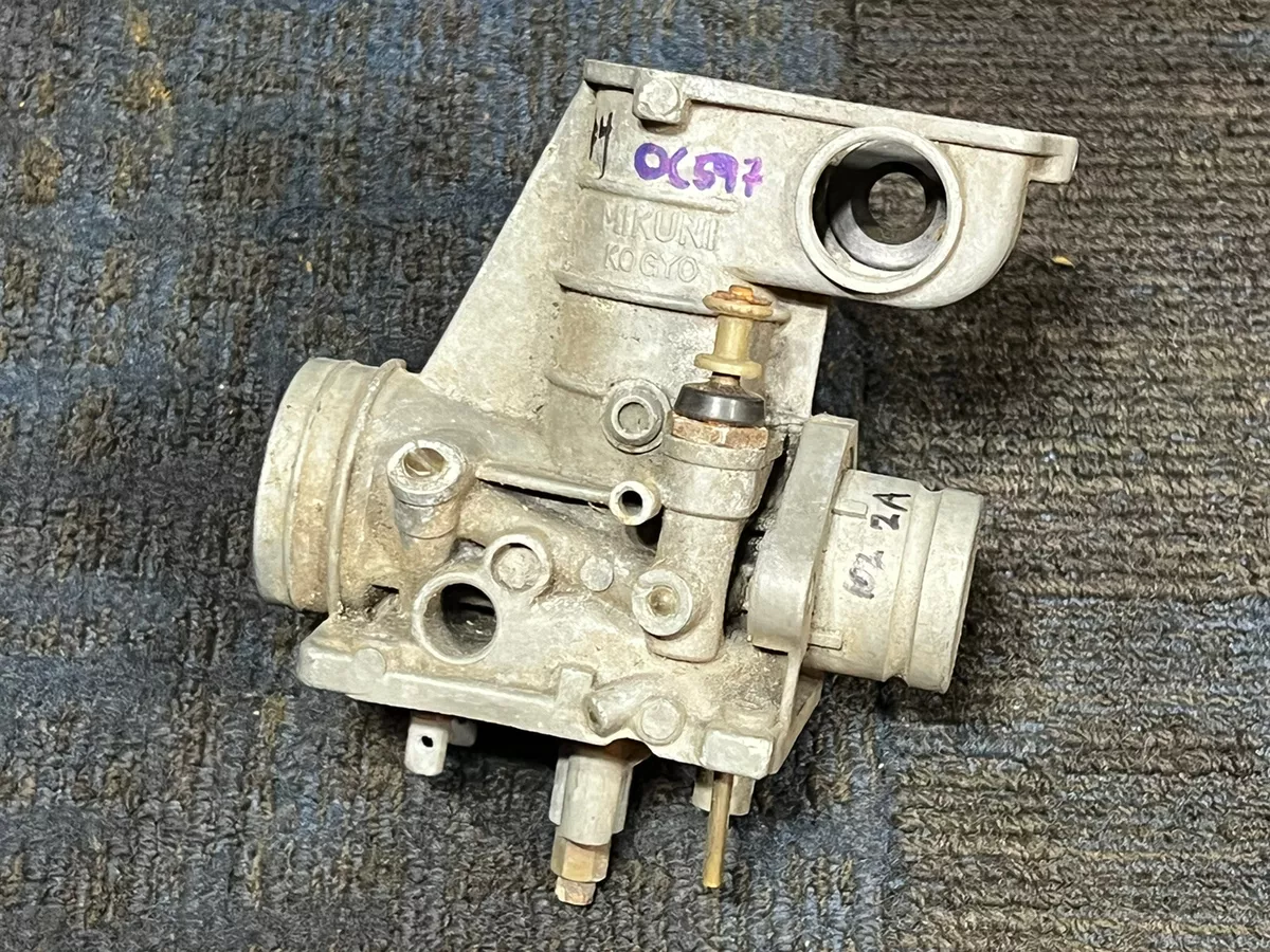 Kawasaki KZ650 KZ 650 Carburetor Carb Body 4 Outer Right Mikuni