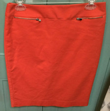 CALVIN KLEIN Lined Pencil Skirt with Zipper Detail  Back Slit  SIZE 2  EUC