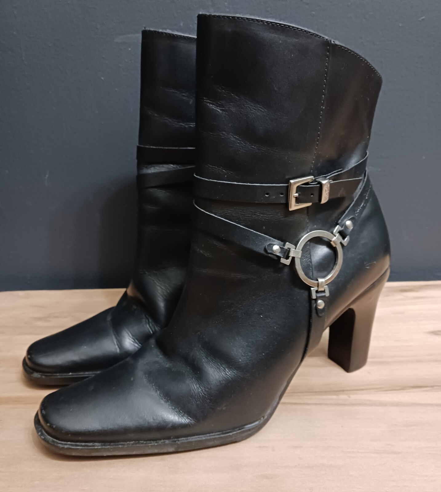 Harley Davidson Womens Black Leather High Heel Boots Side Zip Booties Size 5.5