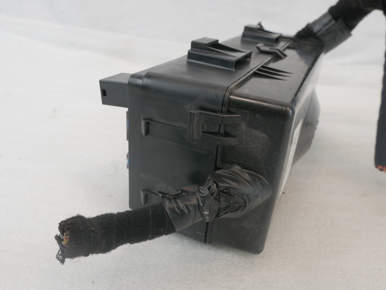 🚀 2014-2017 MASERATI GHIBLI S 3.0L V6 RWD REAR FUSE RELAY BOX W/ COVER OEM