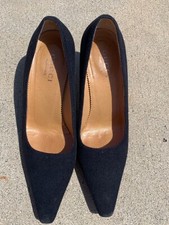 ViNtAGe 100 authentic GUCCI black wool pumps w/ kitten heel 9