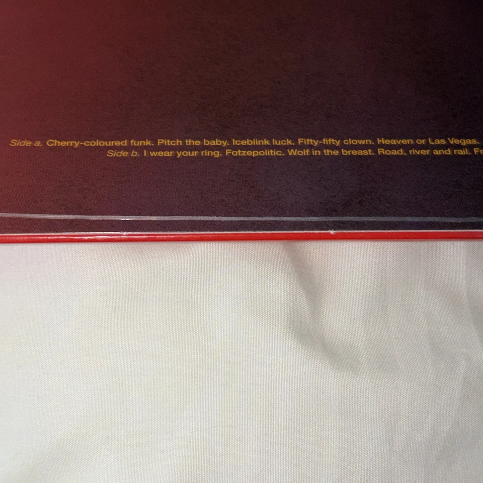 Heaven or Las Vegas by Cocteau Twins (Record, 2014) Foto 3 de 4