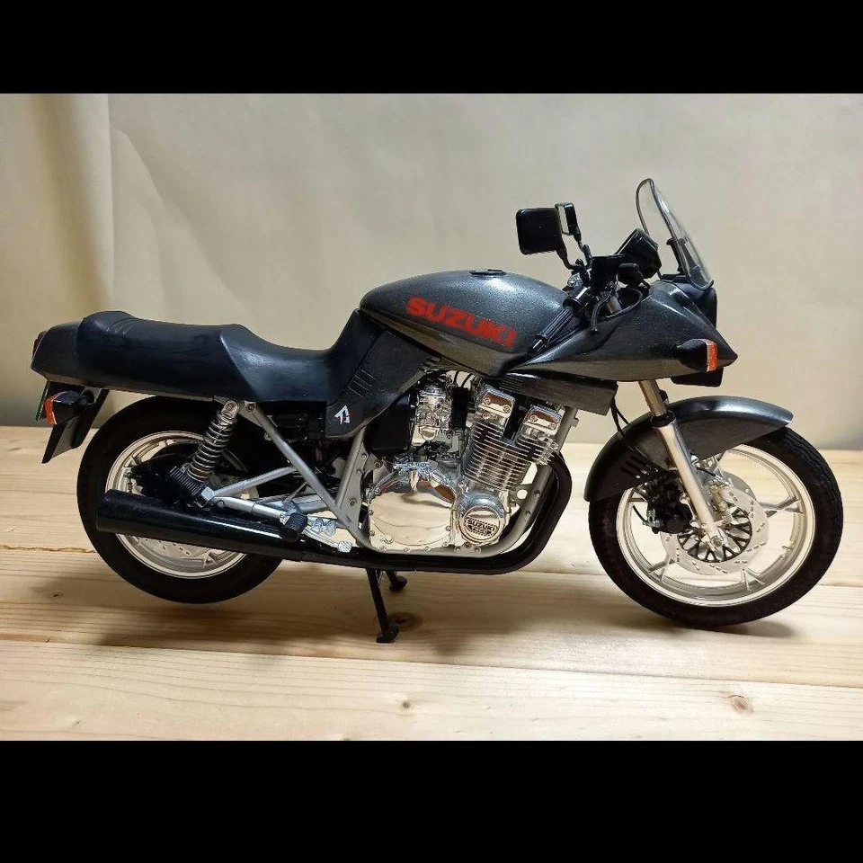 Suzuki Katana Motorcycle Model 1/6 Scale Tamiya Plastic Model Completed Display - Image 3 of 4