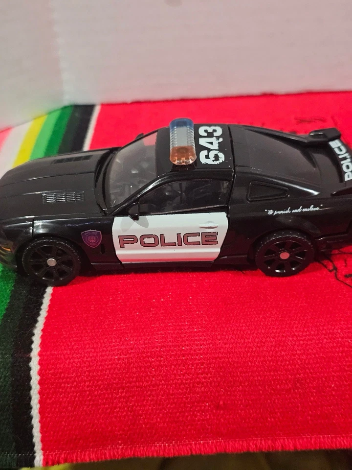 Transformers 2007 Movie Barricade Hasbro Deluxe Class Frenzy - Image 3 of 3