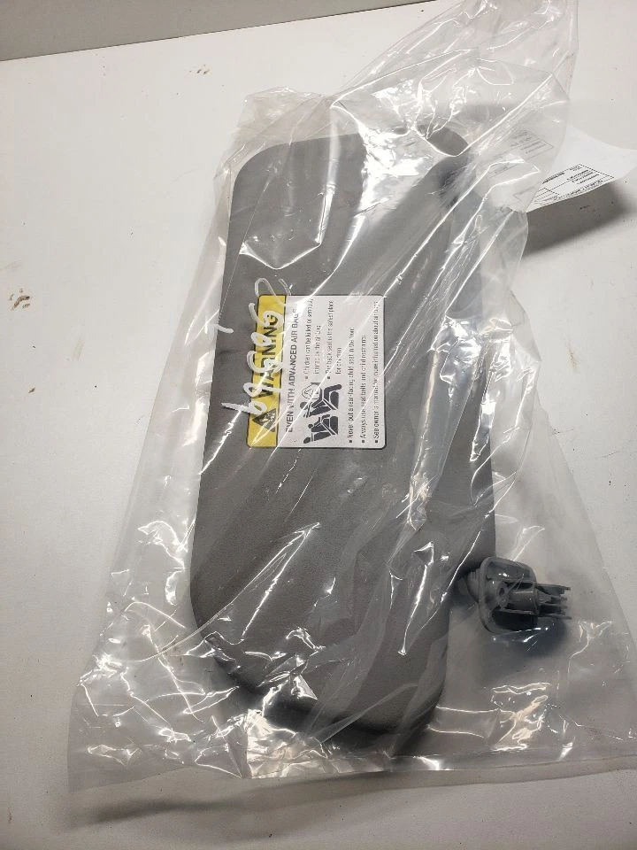 Driver Left Sun Visor Without Sunroof With Mirror Fits 04-09 MAZDA 3 1402901 - Image 3 of 4