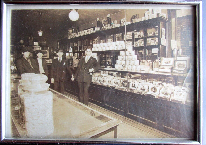 ANTIQUE TOBACCO CIGAR STORE PICTURE FRAMED PHOTO  MERCANTILE 1800 1900S ORIGINAL
