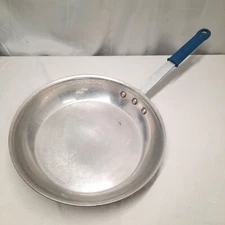 Vollrath 4014 Aluminum Wear Ever 14" Fry Pan with Natural Finish & Silicone Grip