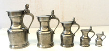 SERIE DE 5 PICHETS EN ETAIN DU MANOIR N° 1 - 2 - 3 - 4 - 5