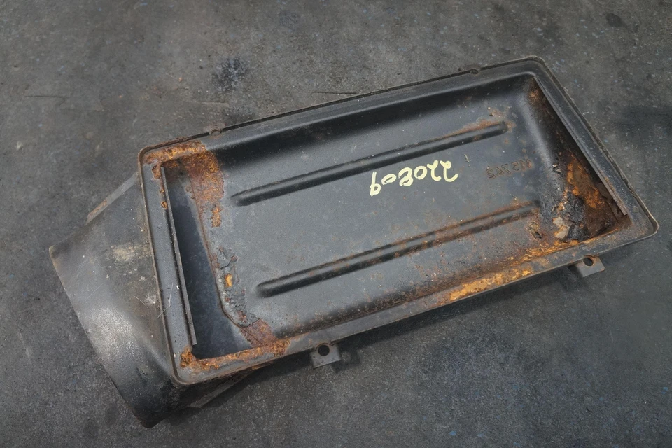 Air Intake Filter Cleaner Box Cover Trim Panel 115742 Ferrari Mondial 1982 *Note - image 3 of 4