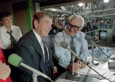 PRESIDENT RONALD REAGAN HARRY CARAY WRIGLEY FIELD CUBS 1980S 5X7 PHOTO