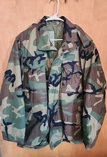 MILITARY ISSUE COLD WEATHER FIELD COAT in CAMOUFLAGE PATTERN Medium Regular EUC