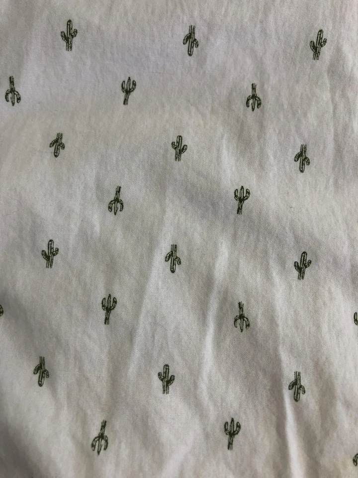 Old Navy Shirt Mens XL Tall White Green Cactus Print Button Down Built-In Flex - Image 3 of 4