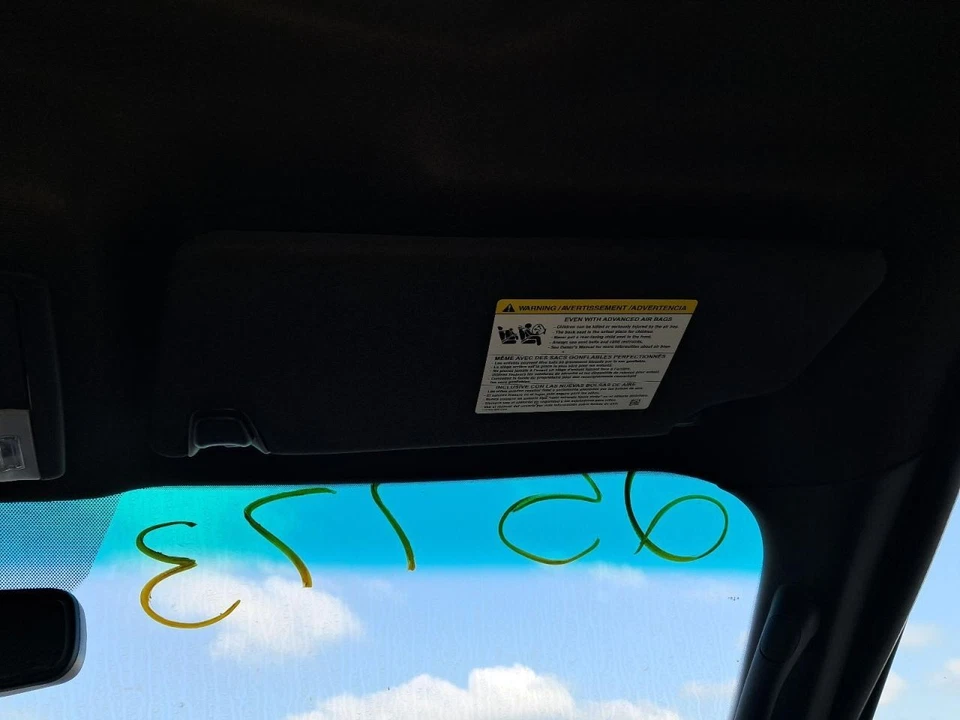 2011 Ford Explorer Passenger Right Sun Visor w/Illumination - Used, 118k Miles - Изображение 2 из 4